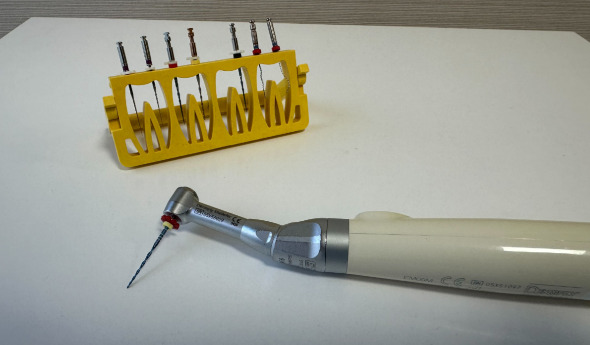 ニッケルチタンファイルを使用した感染部位の除去